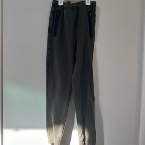 Boy set include pants and front zip sweater